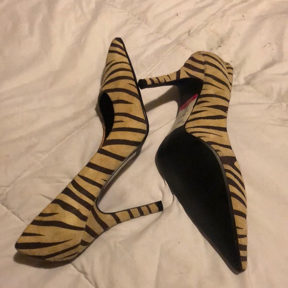 3inch two lip brown zebra print heels worn 1 time - Picture 5 of 7